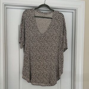 American Eagle Leopard Print V-Neck Soft & Sexy Top, size XL